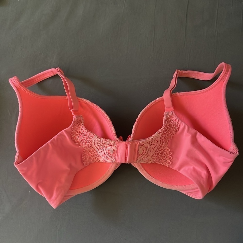 VS Bra - Picture 3 of 4